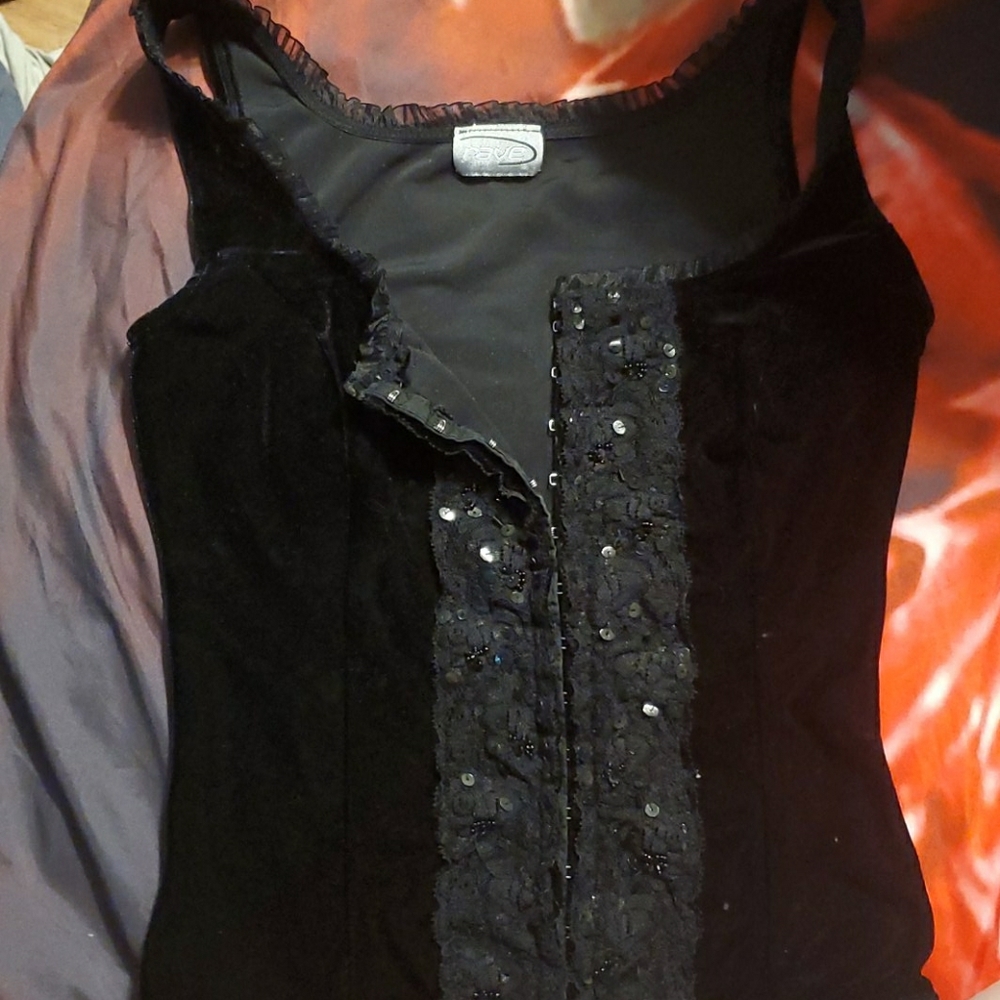 Soft tank top button/hook